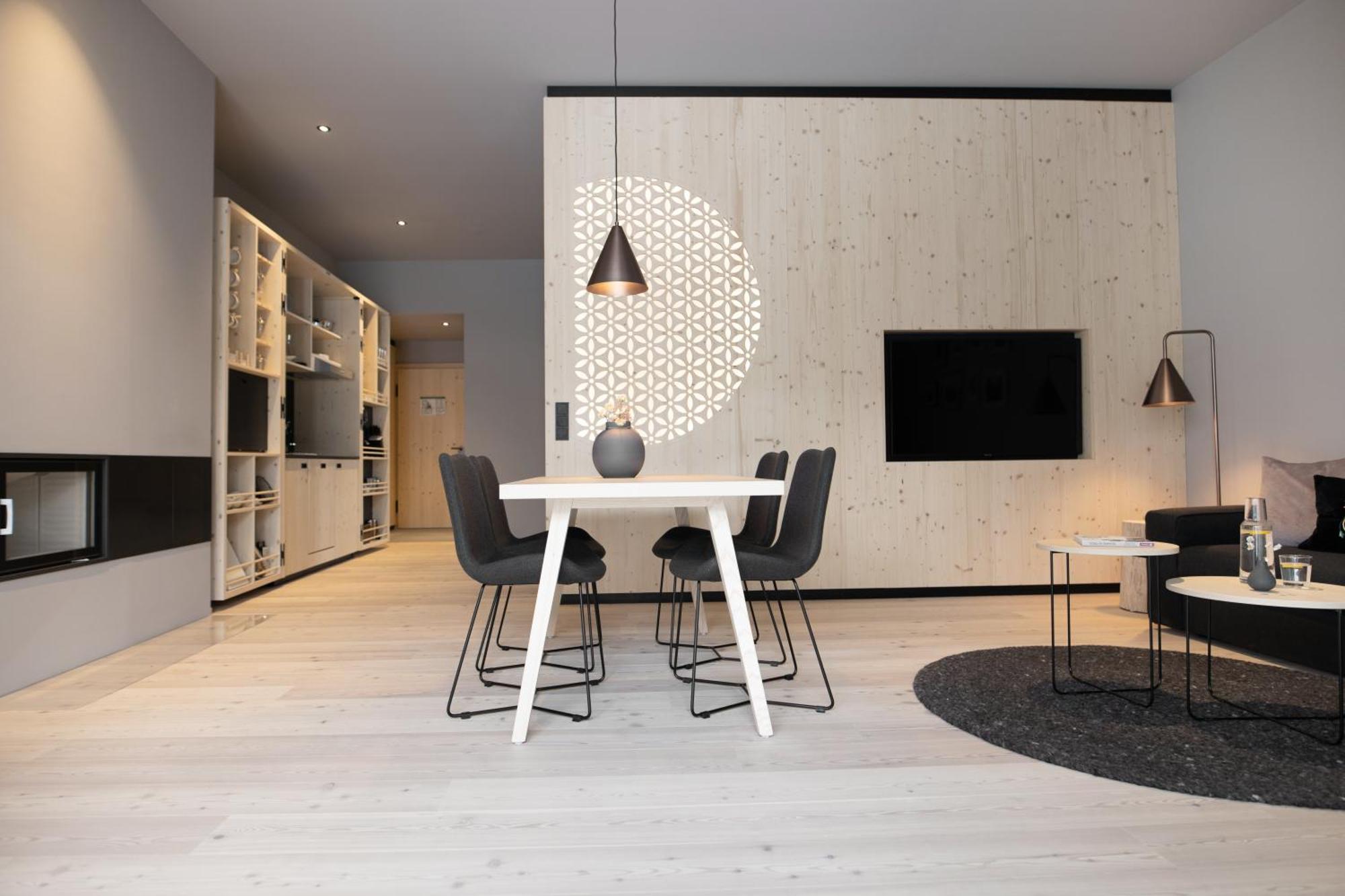 Amrai Suites Schruns Buitenkant foto